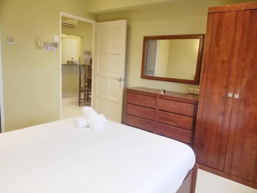 Vip Suite Seaview Batu Ferringhi 1003-2 Bedroom 객실 사진